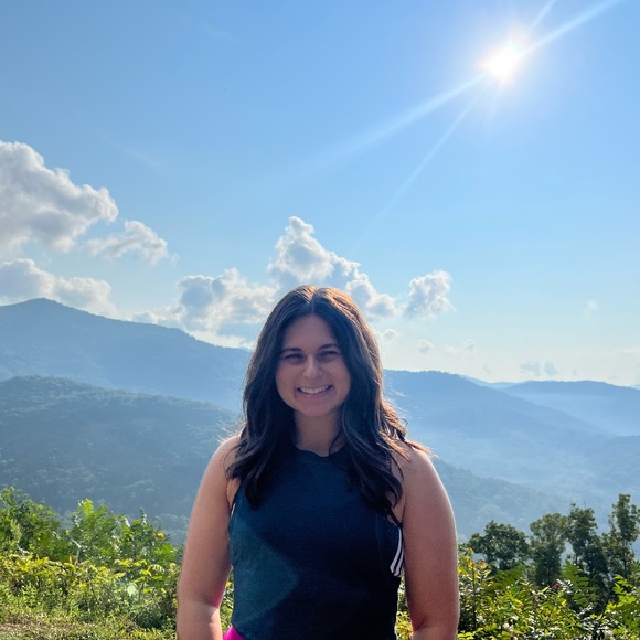 Meet your Posher, Nicole - Picture 1 of 1